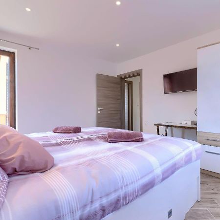 Apartment Joy By Interhome Pula Exterior foto