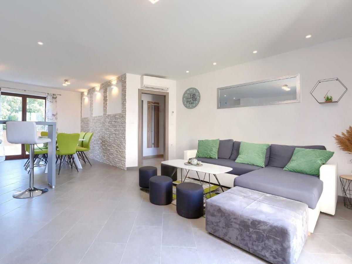 Apartment Joy By Interhome Pula Exterior foto