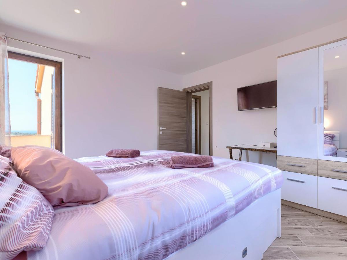 Apartment Joy By Interhome Pula Exterior foto