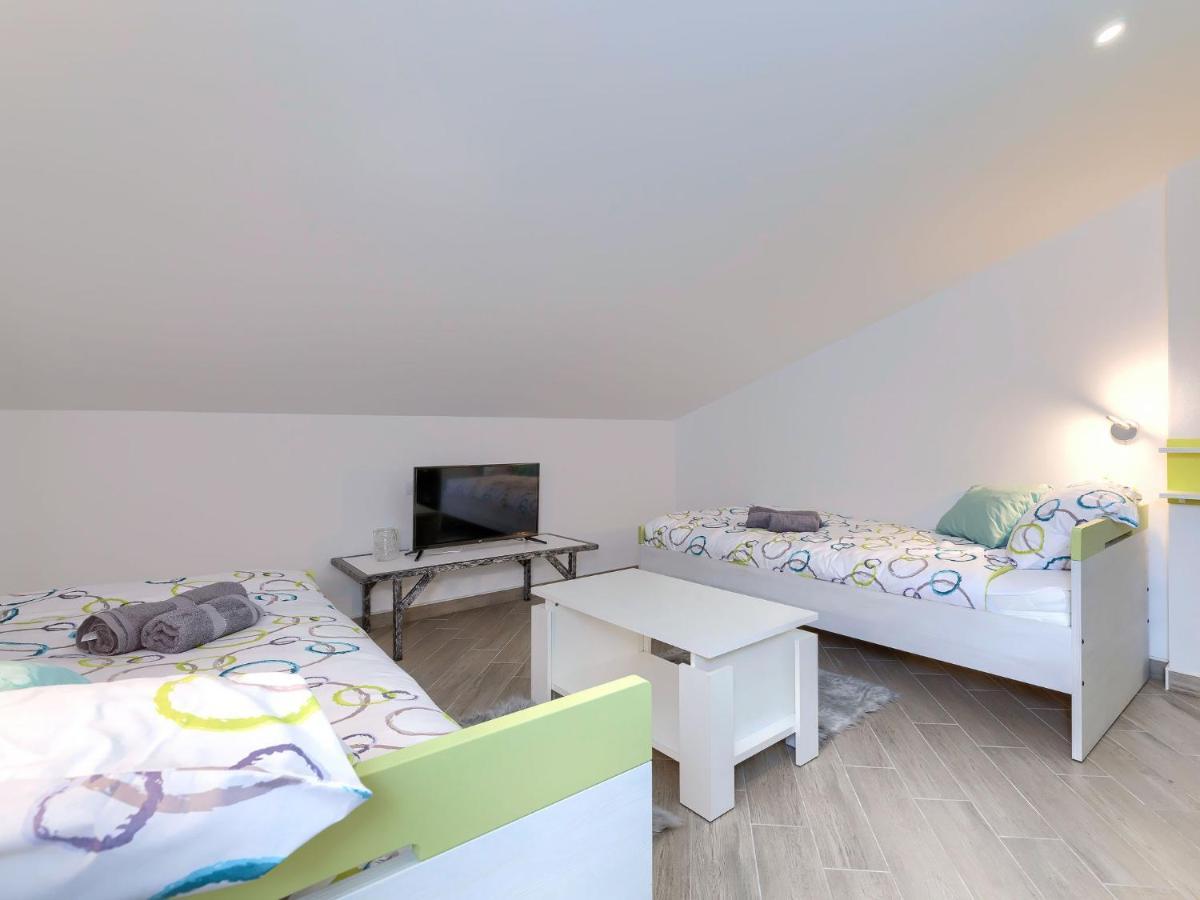 Apartment Joy By Interhome Pula Exterior foto